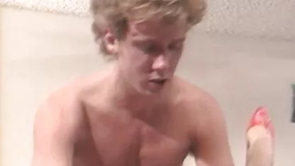 Sau khi bị đánh phim sec hd net đập nước, các cậu bé xé bạn gái của mình, và mang cô theo bịt mắt