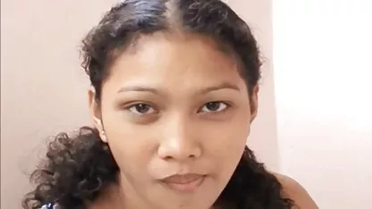 Vệ sĩ trong nước người xem sec khong che đã mông by the pool