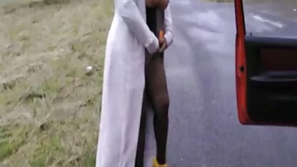 Ông phim sec ko che đã gặp nhau trên một trang web hẹn hò với một MẸ và mời cô ấy đến quái