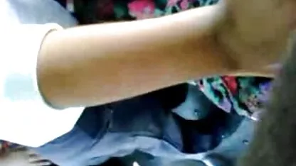 Mông cô bé thuyết phục một người đàn ông với Skype và đi phim sec h ay đến anh ta