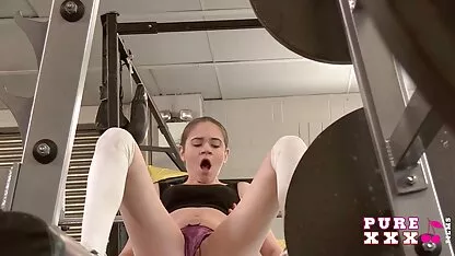 Các cô sec kong che gái mất nhiều mồ hôi và ngay lập tức lớn