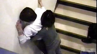 Trong rừng các người tấn công những người bạn của người trong miệng trước máy quay và xem con vịt với ung ﻿phim sec hd thư