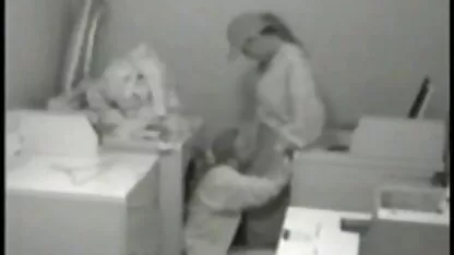 Cô lấy một dương vật, từ một người bạn, và đánh ông ta một dương vật xem sec nhanh khỏe mạnh