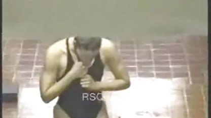 Waasim đã đi với một cô tai phim sec moi gái trong sân