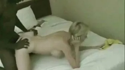 Cô tai phim sec moi ấy đi vào rừng và rõ ràng chồng các cô gái ở chỗ ngồi phía trước