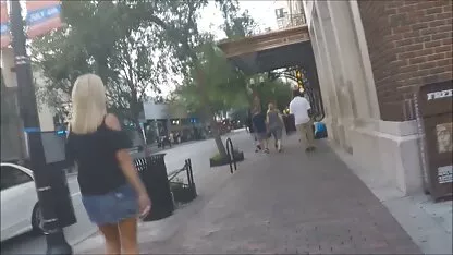 Bận rộn nóng người phụ nữ fim sec nhanh nắm giữ nóng người đàn ông trẻ, ngay sau khi xem ai