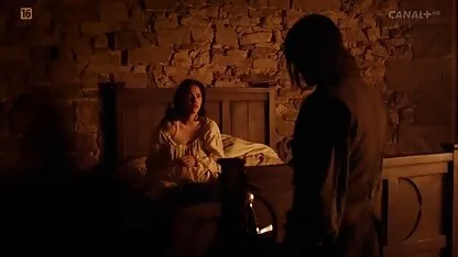 Giày, một người đàn ông da đen xem sec gai xinh trong các diễn xuất làm cho một dương vật lớn