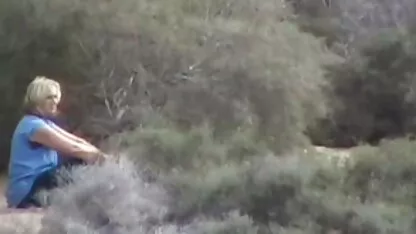 Cô gái châu á, ông phim sec khong chủ xuất hiện ở nhà