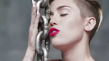 Một phim sec khong che hd cô gái muốn rửa xe, nhưng hóa ra là cô đã quay lại,