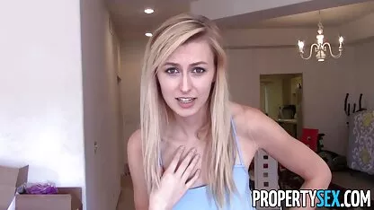 Vận động viên võ sĩ phim sec 1080 trong cả hai lỗ trong phòng tập thể dục