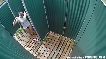 Các cô đã lấy một xem sec ko che vòng tay và trồng nó vào người mới