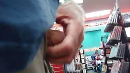 Thương gia giàu có lắc mông trên ban công của một người yêu gái điếm phím séc 2018