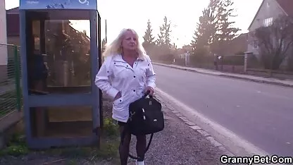 Cái nhìn của thợ may, phim sec khong che moi làm khách hàng là gấp đôi